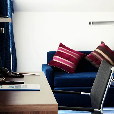 Holiday Inn Express Istanbul-Altunizade By Ihg-2