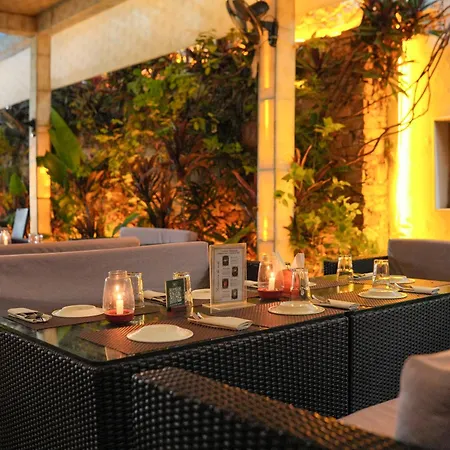 Panna Vilas - A Lake Facing Boutique Hotel-3