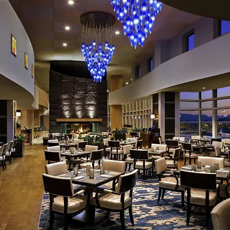 Fairmont Vancouver Airport In-Terminal Hotel-3
