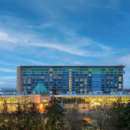 Fairmont Vancouver Airport In-Terminal Hotel-3