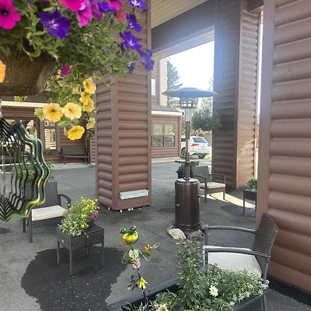 Yellowstone Lodge-3