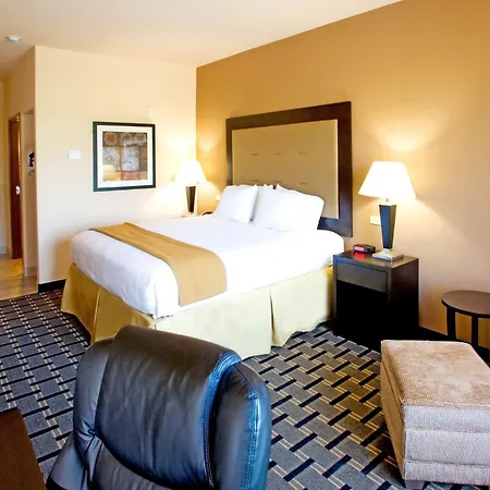 Holiday Inn Express And Suites Beeville By Ihg-2