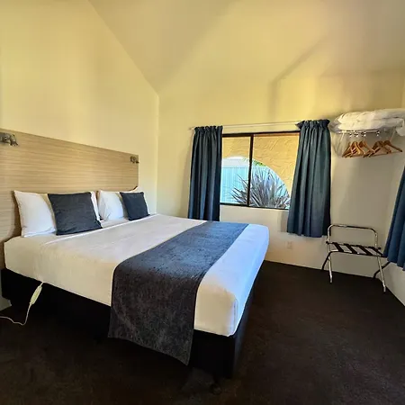 Captains Quarters Motor Inn-3