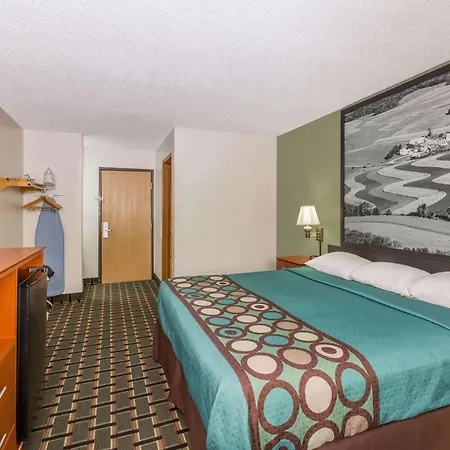Super 8 By Wyndham Osceola Ia-2