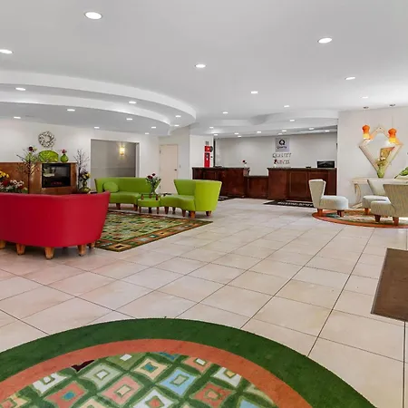 Quality Suites Stratford-2