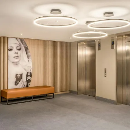 Courtyard By Marriott Cologne-3