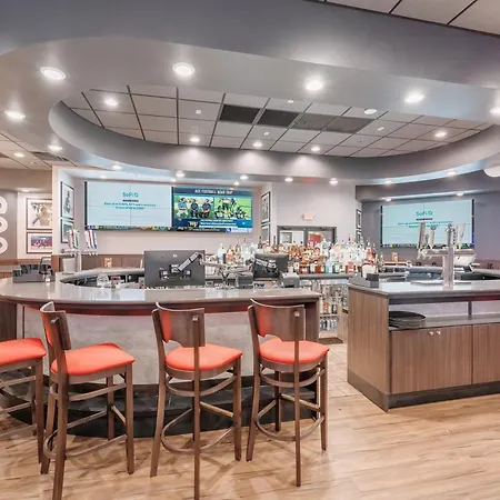 Ramada By Wyndham Sioux Falls Airport - Waterpark Resort & Event Center-2
