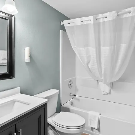 Quality Inn Near Potomac Mills-2