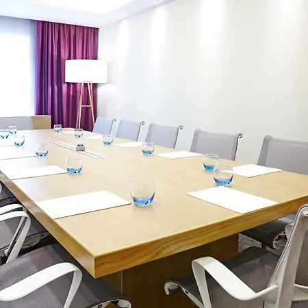 Novotel London Brentford-3
