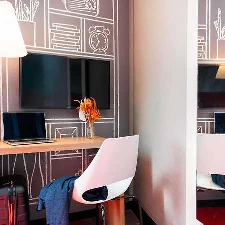 Hotel Ibis Cognac Centre-3