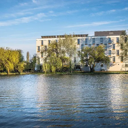 Best Western Plus Lakeside Hotel-2