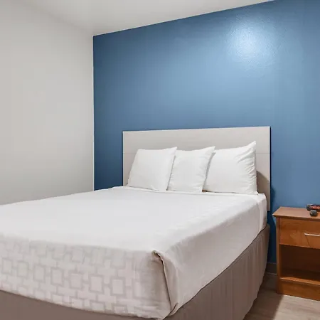 Woodspring Suites Conroe-3