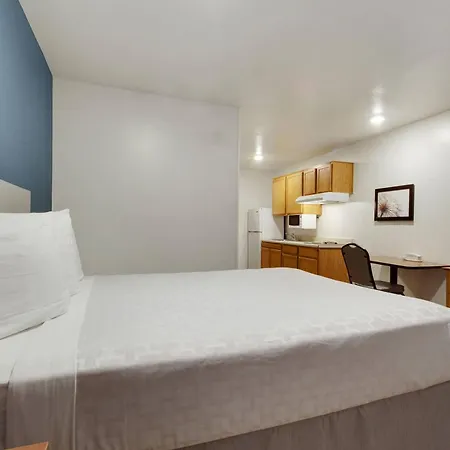 Woodspring Suites Conroe-2