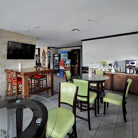 Days Inn & Suites By Wyndham Gonzales Tx-3