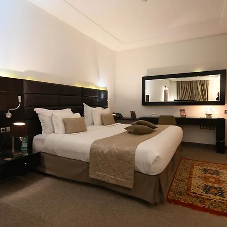 Business Hotel-2