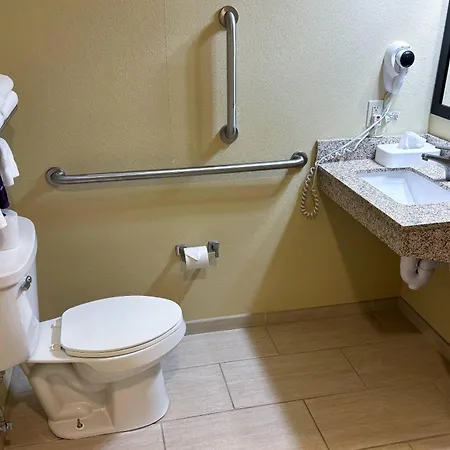 Quality Inn Quinter I-70-2
