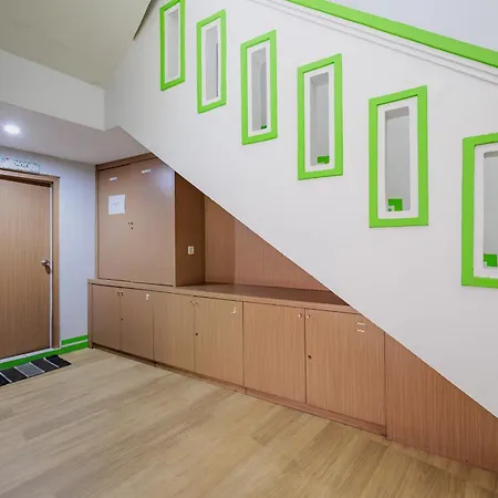 Green Apple Residence Near Sarinah Mitra Reddoorz-3