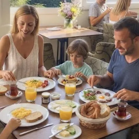 Bachos Hotel Sultanahmet Enjoy Breakfast On The Sea View Terrace-3