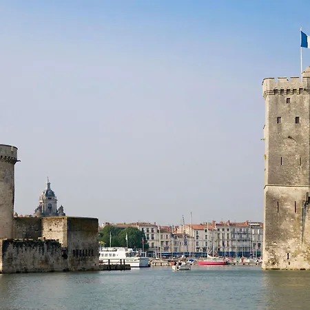 Hotelf1 La Rochelle Angoulins "Renove"-3