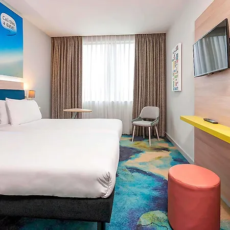 Ibis Styles London Heathrow Airport-2