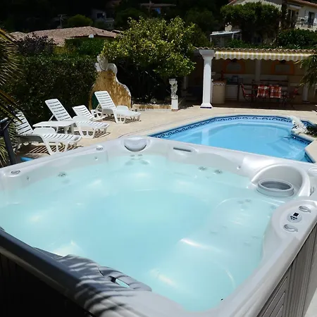 VILLA PLEIN SUD-Piscine-Spa-Climatisation-Parking privé-calme et détente-2