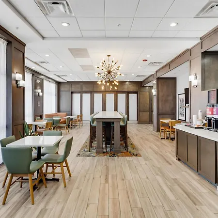Hampton Inn By Hilton Detroit Dearborn, Mi-3