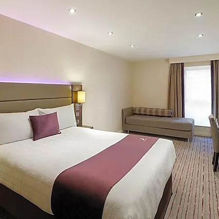 Premier Inn London Bank-2