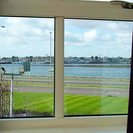 Premier Inn Poole Centre-2