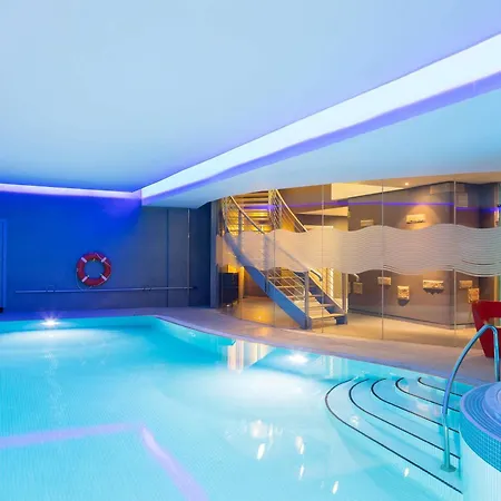 Novotel Edinburgh Centre-3