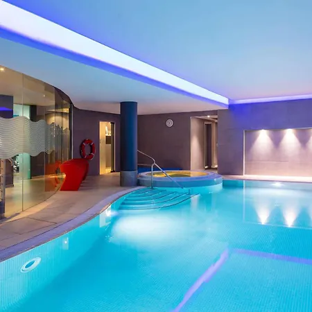 Novotel Edinburgh Centre-2
