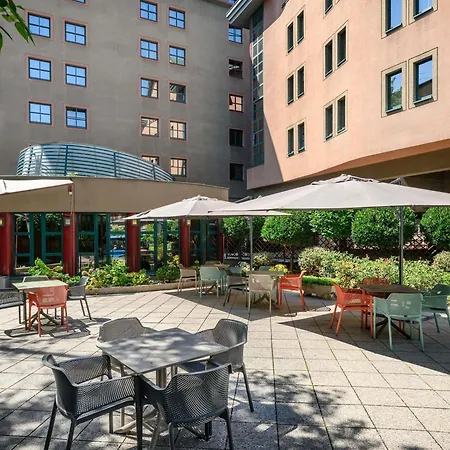 Ibis Styles Budapest Heroes Square-3