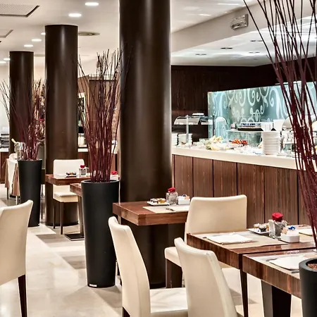 Crowne Plaza Milan City By Ihg-3
