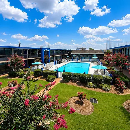 Clarion Inn-3