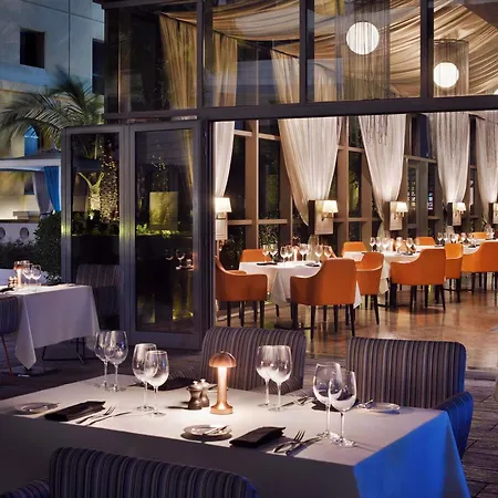 Moevenpick Hotel Jumeirah Beach-3
