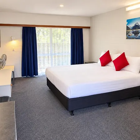 Midway Pacifica Lodge-3