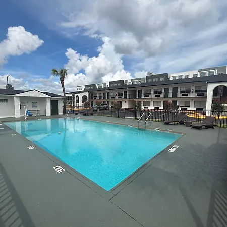 Quality Inn & Suites Orlando East - Ucf Area-3