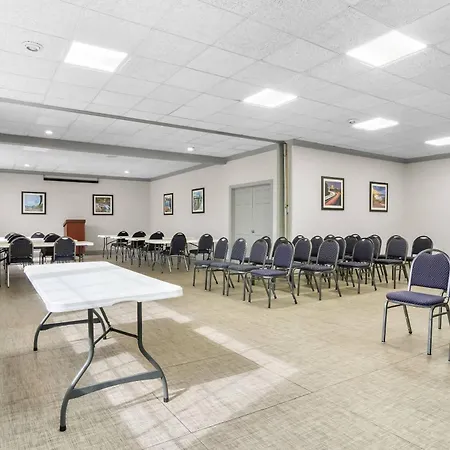 Quality Inn & Suites Greenville - Haywood Mall-3