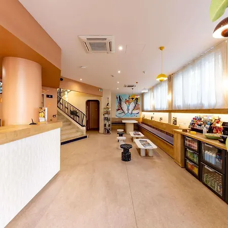 Ibis Styles Marseille Centre Prado Place Castellane-3
