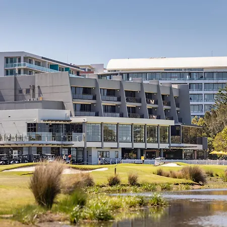 Best Western Plus Hotel Wollongong Golf Club-3
