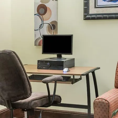 Days Inn By Wyndham Fort Myers-3