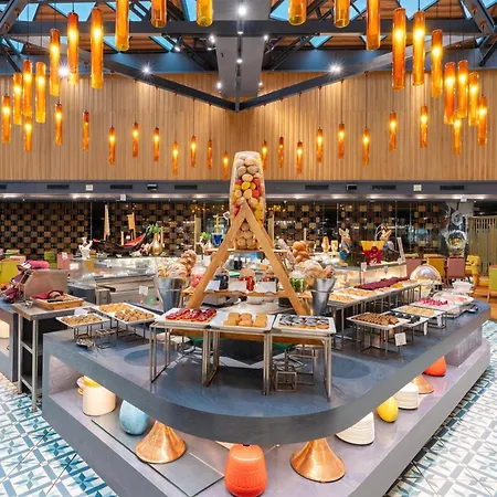 Radisson Blu Kaushambi Delhi Ncr-3