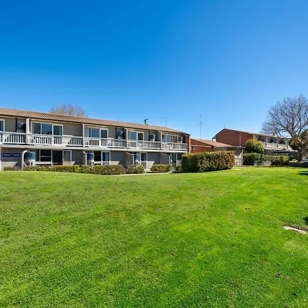 Bathurst Studio Apartments-2