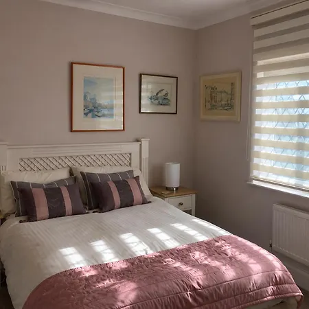 Elmcroft Guest House-3