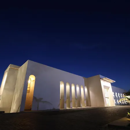 Ocean Blue Hotel & Resort -Jbeil-2