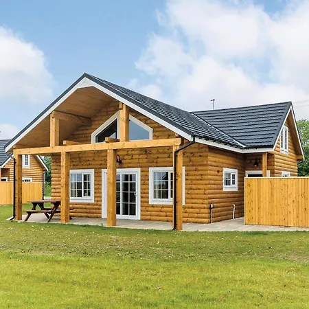 Hornsea Lakeside Lodges-2
