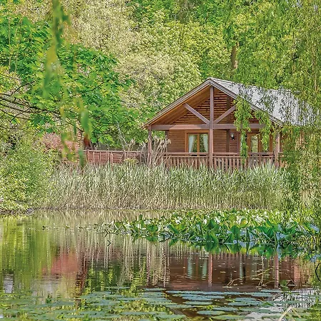 Tilford Woods Lodge Retreat-2