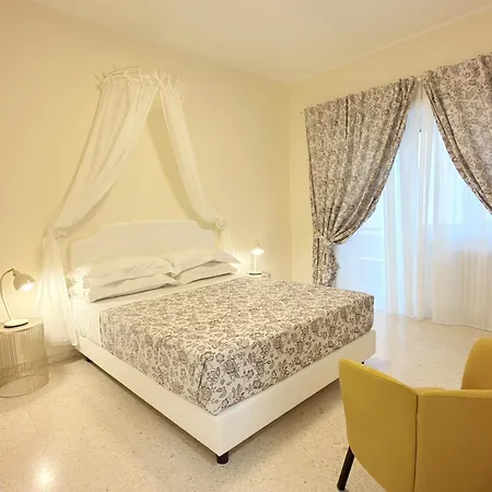 Casa Mia Vaticano Guest House-2