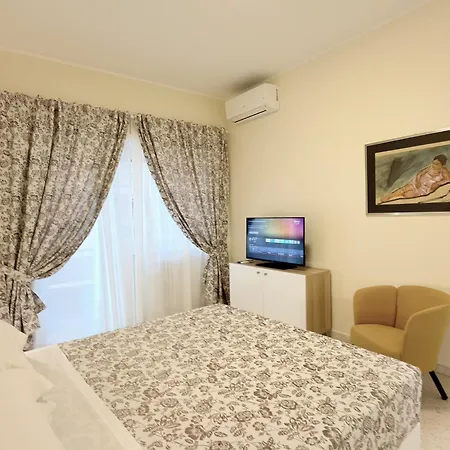 Casa Mia Vaticano Guest House-3