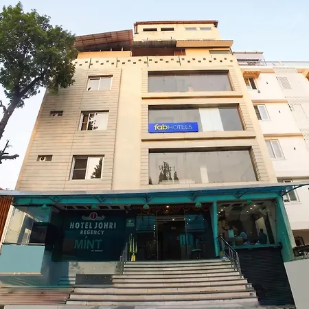 Fabhotel Johri Regency-3
