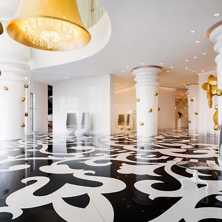 Mondrian Doha-3
